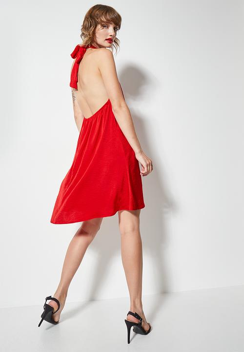 VELVET - Satin halter tie back neck mini trapeze - red
