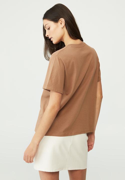 Cotton On - Regular fit graphic tee - cocoa bean 