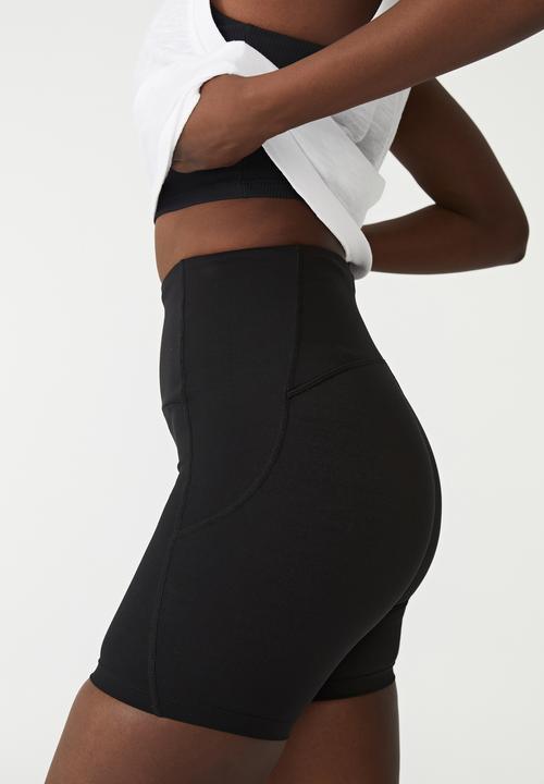 Cotton On - Compression mid length bike shorts - black