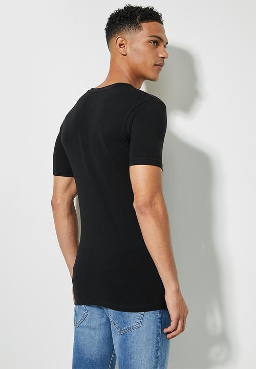 Superbalist - James muscle fit vee neck tee - black