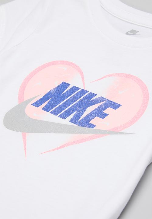Nike - Nkg seasonal heart tee - white