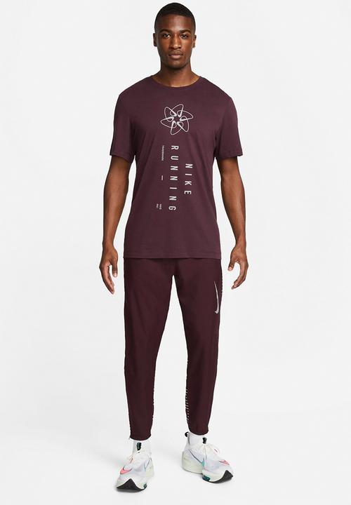Nike - Dri-FIT Run Division T-Shirt - burgundy crush