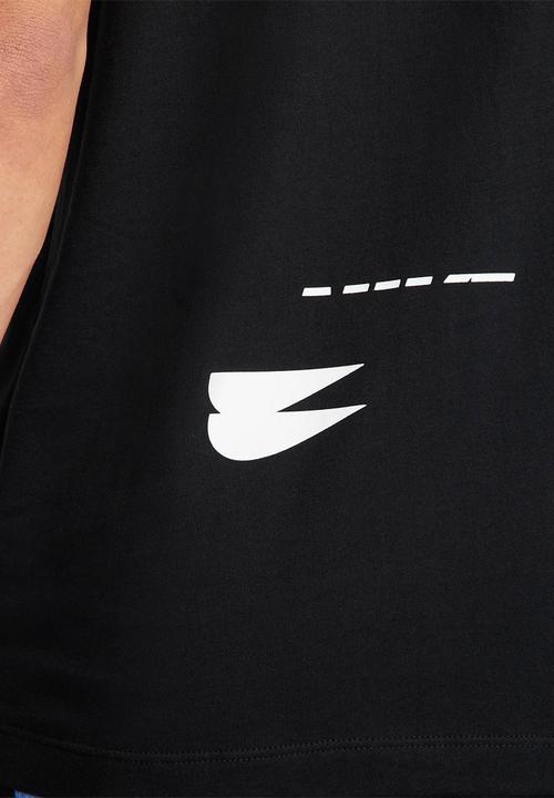 Nike - NSW Essentials+  T-Shirt  - black