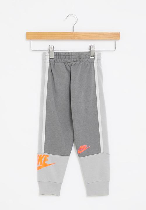 Nike - Nkb amplify pants - smoke grey
