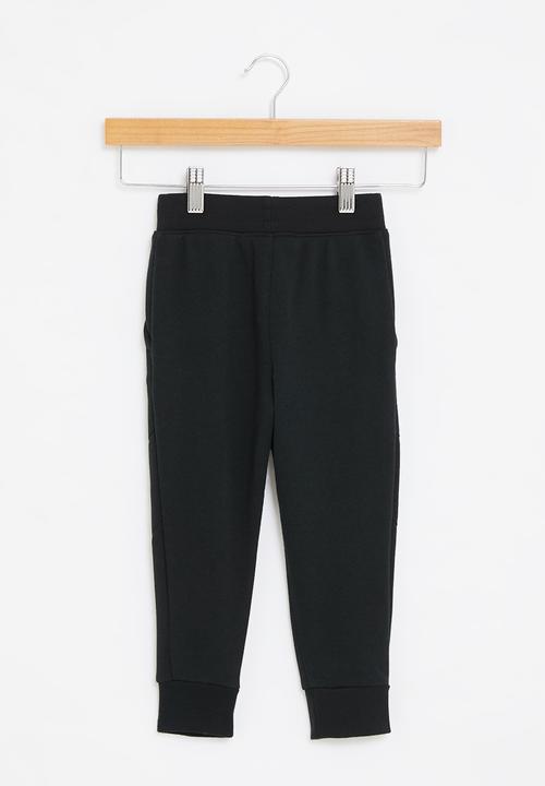Nike - Nkb nsw club ft jogger aop - black