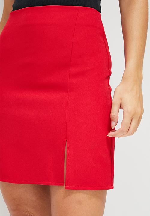 Blake - A-line mini skirt with slit - red