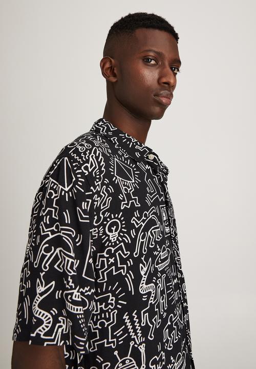 Cotton On - Keith Haring short sleeve shirt - washed black 