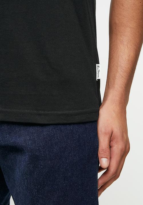 Ben Sherman - Basic short sleeve v-neck ben tee - black
