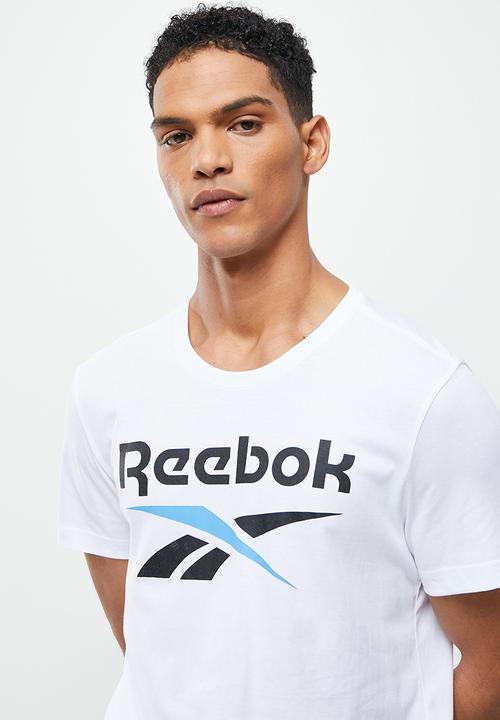 Reebok - GS Men's Stacked T-Shirt- white & essential blue