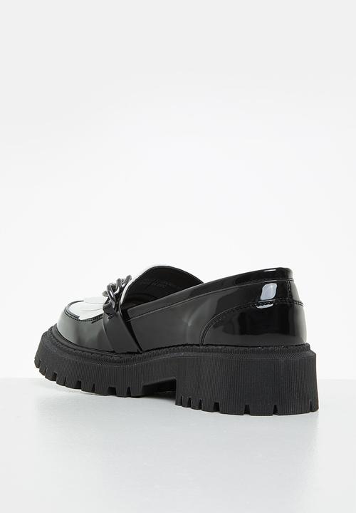Footwork - Brianna chunky chain loafer - black & white