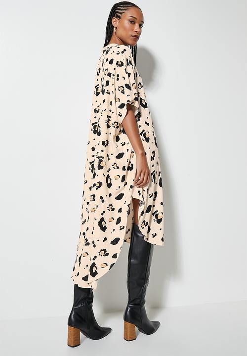 VELVET - Mandarin collar kaftan dress - neutral abstract