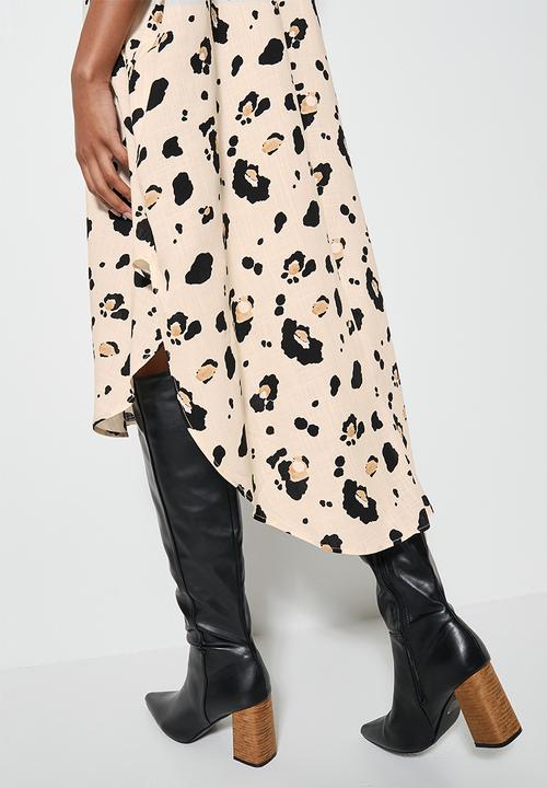 VELVET - Mandarin collar kaftan dress - neutral abstract