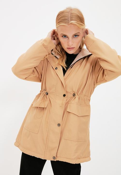 Trendyol - Hooded fur parka - camel