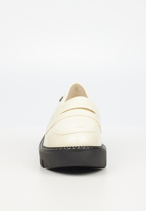 Butterfly Feet - Rileigh 1 lug sole loafer - bone