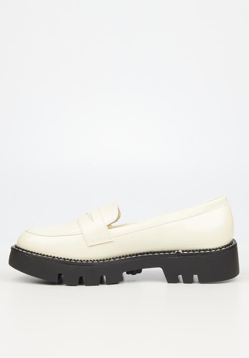 Butterfly Feet - Rileigh 1 lug sole loafer - bone