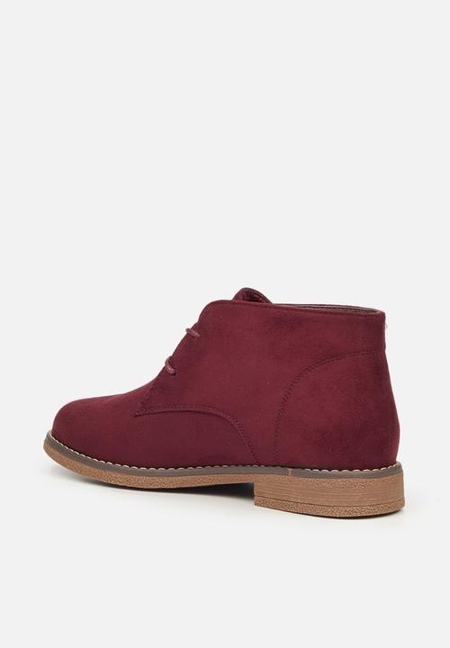 Butterfly Feet - Essex 1 suede chukka boot - burgundy