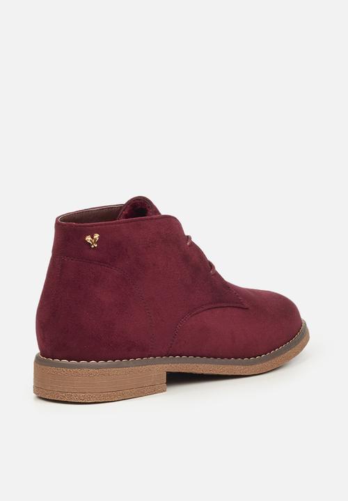 Butterfly Feet - Essex 1 suede chukka boot - burgundy