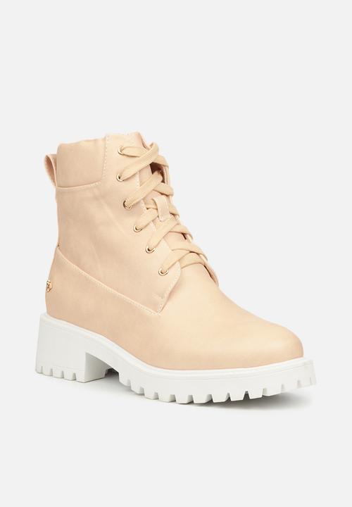Butterfly Feet - Furr 2 lace up ankle boot - pink