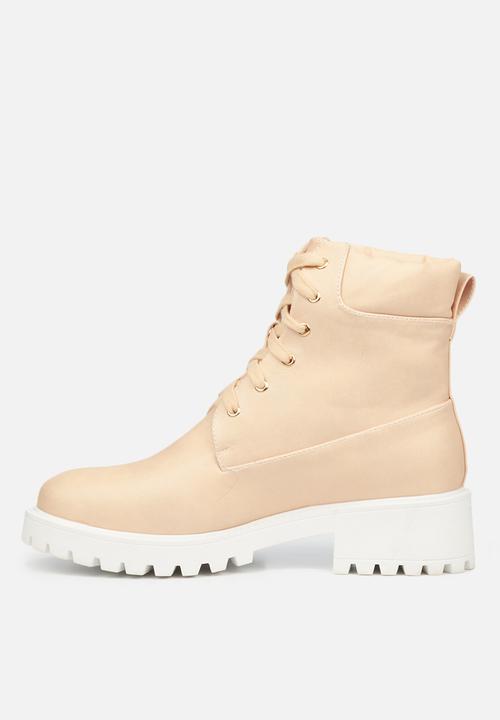 Butterfly Feet - Furr 2 lace up ankle boot - pink
