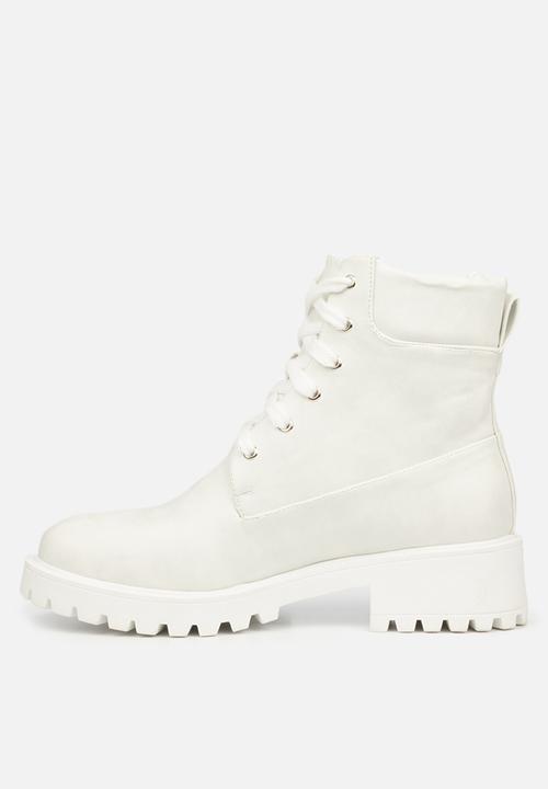 Butterfly Feet - Furr 2 lace up ankle boot - white
