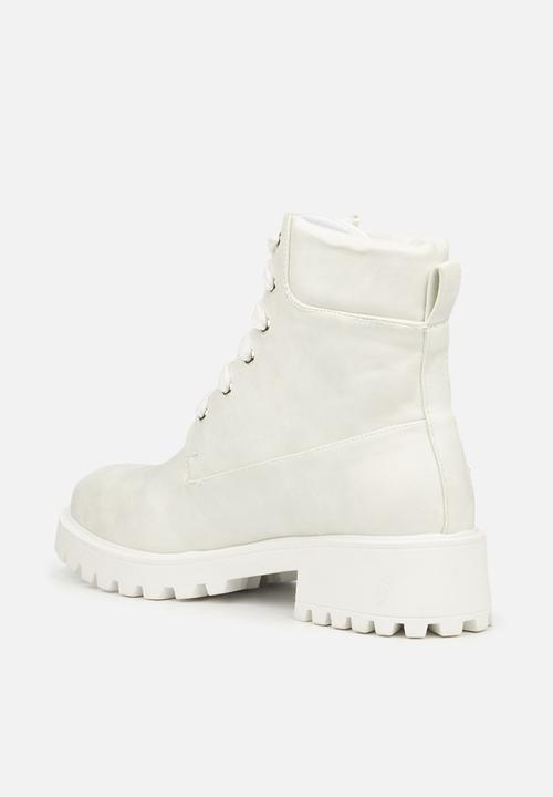 Butterfly Feet - Furr 2 lace up ankle boot - white