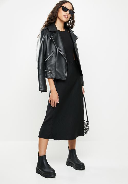 Cotton On - High waisted satin mid split skirt - black