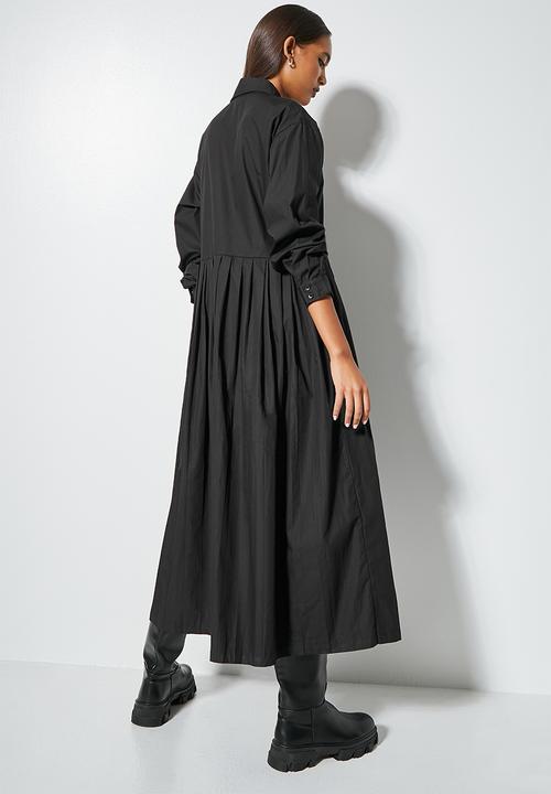 Superbalist - Pleated back shirt dress - black
