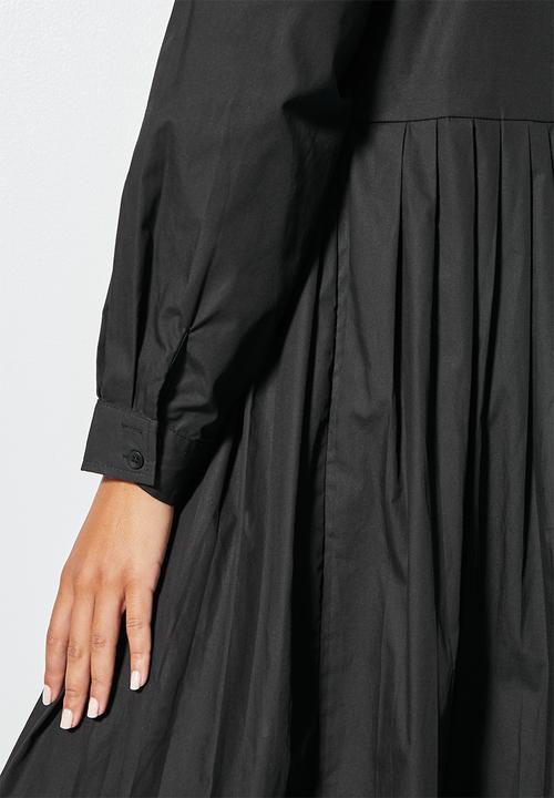 Superbalist - Pleated back shirt dress - black