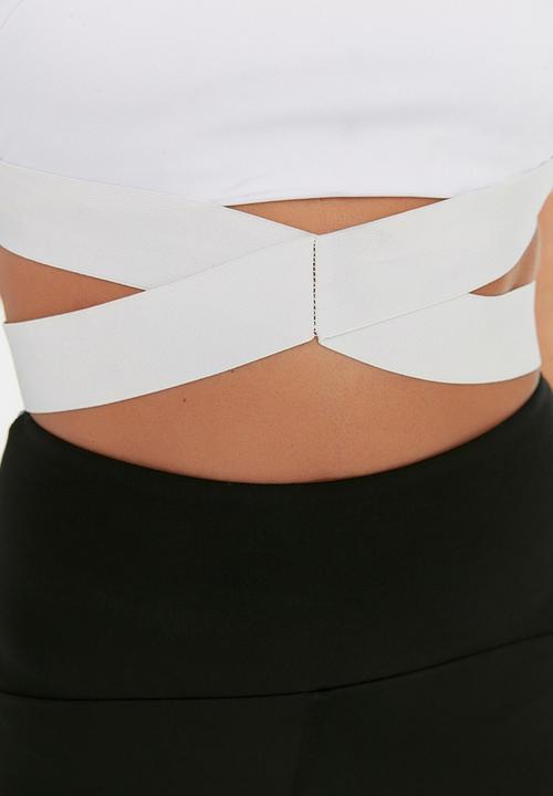 Trendyol - Back detailed sports bra - white