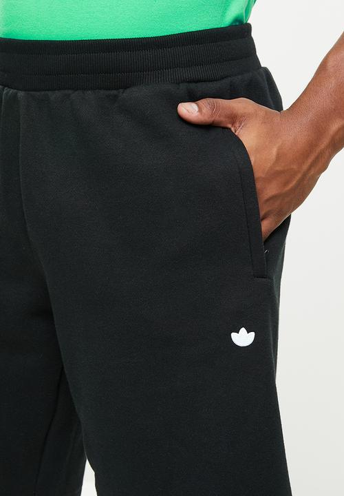 adidas Originals - Essential Trefoil Shorts - black