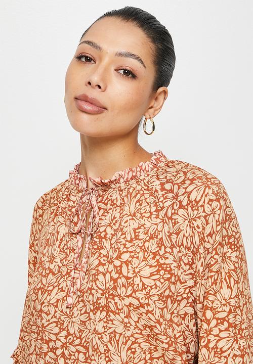 edit - Bellow sleeve blouse - rust ditsy