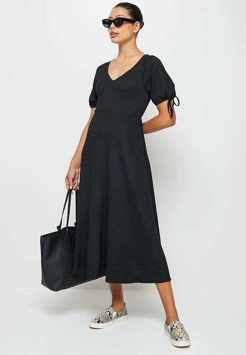 edit - Crinkle fit & flare dress - black