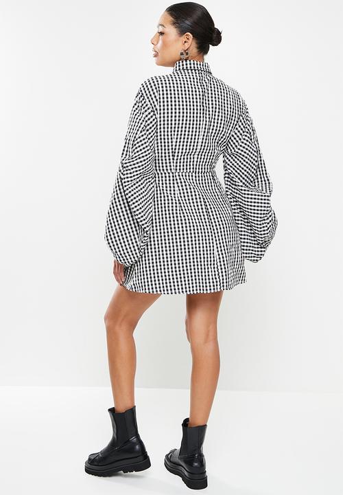 Missguided - Balloon sleeve gingham mini dress - black & white 