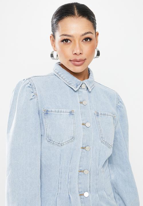 Missguided - Cinched waist acid wash denim dress - light blue