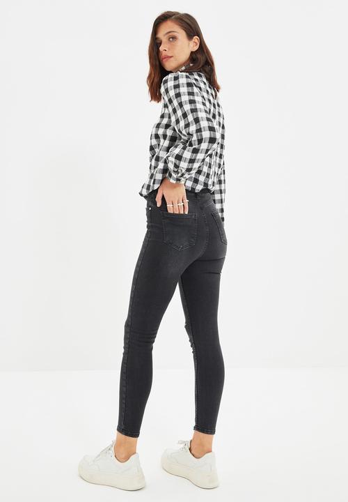 Trendyol - Ripped detailed high waist skinny jeans - black