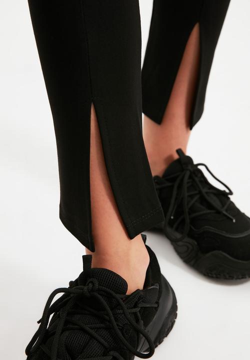 Trendyol - Slit detailed knitted leggings - black