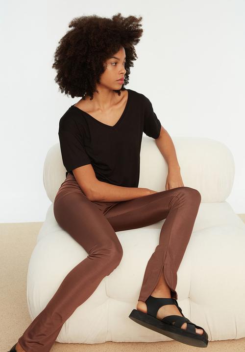 Trendyol - Slit detailed shiny fabric knitted leggings - brown