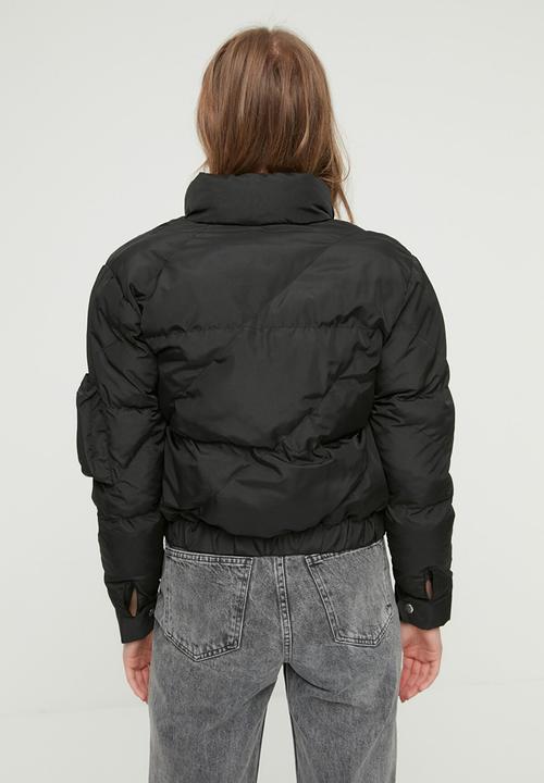 Trendyol - Pocket detailed zipper closure cropped jacket  - black