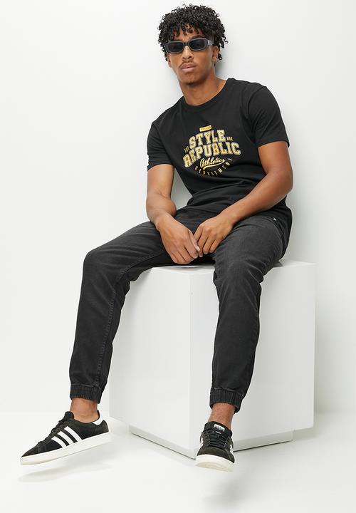 STYLE REPUBLIC - Mikey crew neck graphic tee - black varsity