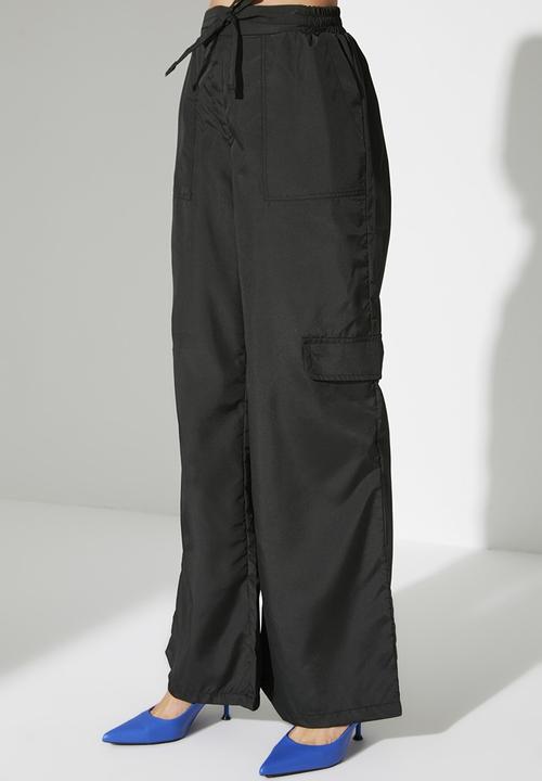 Trendyol - Parachute fabric belted flare trousers - black