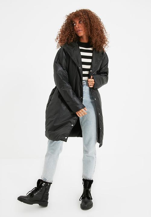 Trendyol - Hooded quilted coat - black