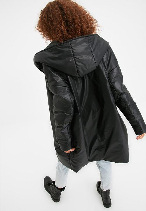 Trendyol - Hooded quilted coat - black