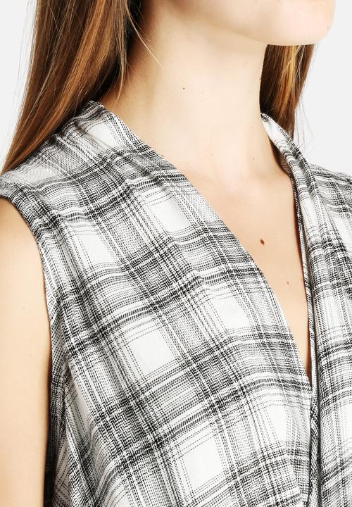 Glamorous - Cross Top