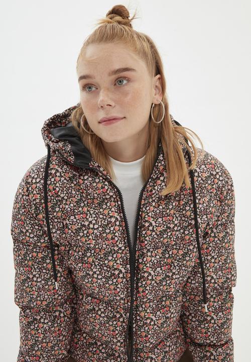Trendyol - Floral pattern hooded inflatable coat - multi