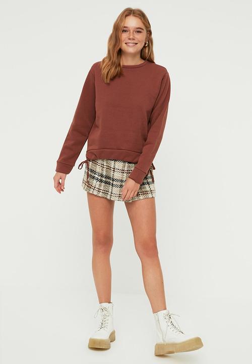 Trendyol - Ruffle detailed raised basic knitted sweatshirt - brown