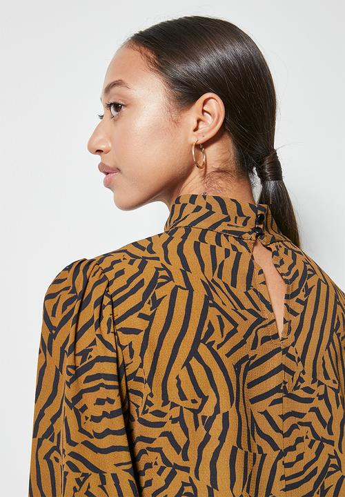 Superbalist - High neck funnel blouse - tobacco & black