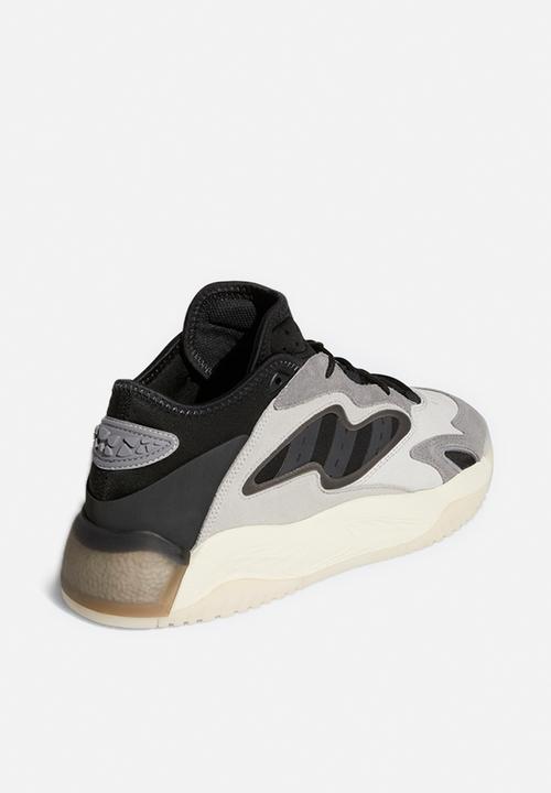 Streetball II - GX0779 - grey two/core black/cream white