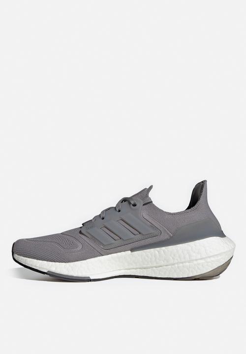 adidas Originals - Ultraboost 22