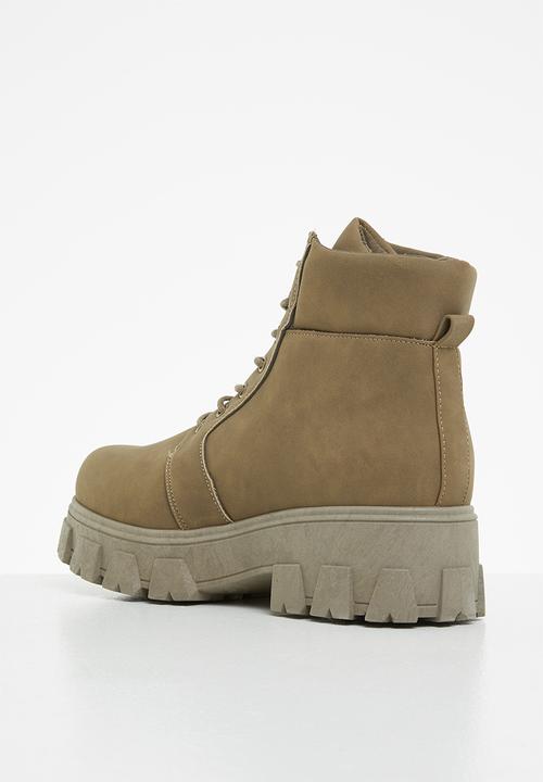 Seduction - Chunky lug sole hiking boot - taupe