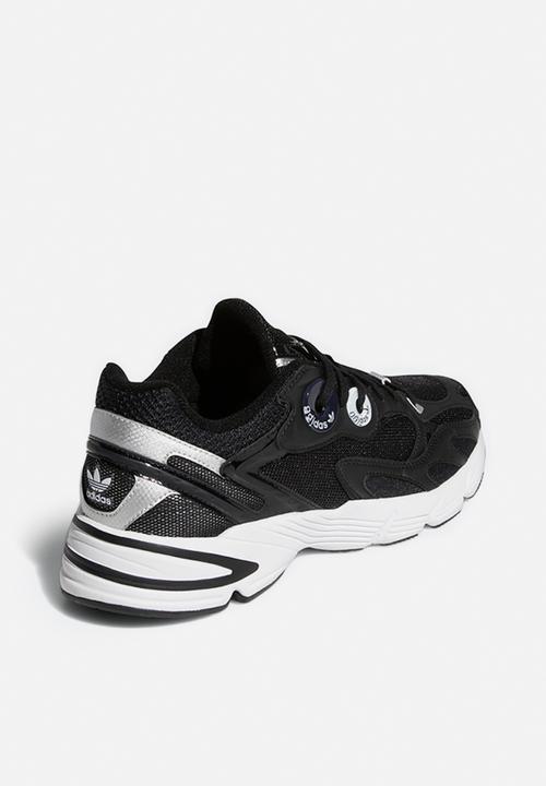 adidas Originals - Adidas astir - core black/core black/ftwr white